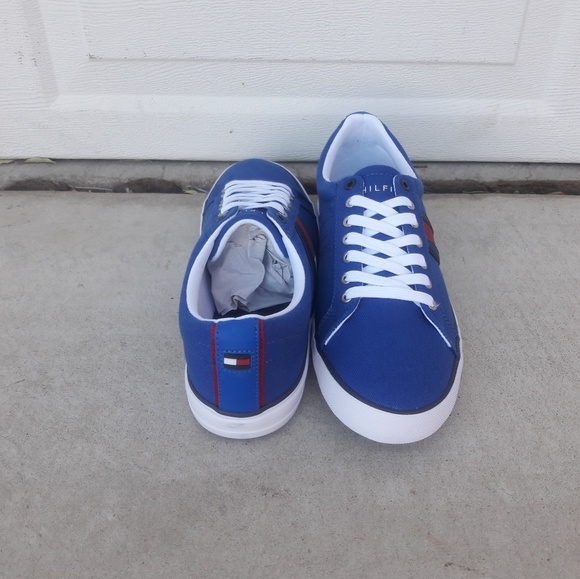 Tommy Hilfiger - Picture 4 of 4